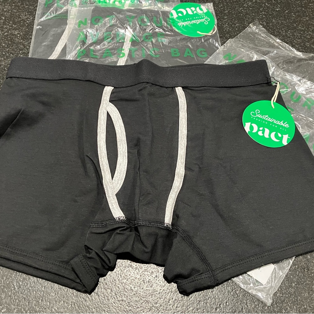 Brand New Pact Organic boxer briefs size M